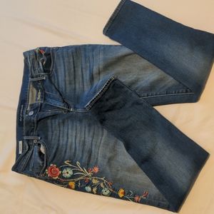 Driftwood Marilyn Jean Size 27 with floral embroidery